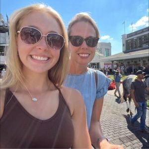 Meet your Posher, Bethany